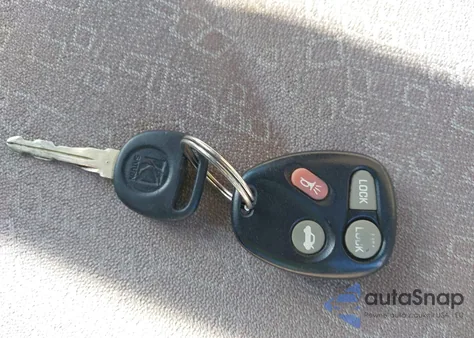 2000 Saturn Sl1 from USA, damaged, VIN 1G8ZH5280YZ223608